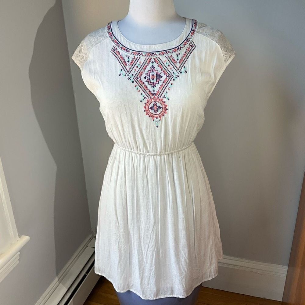 Gauzy Summer Minidress. Peach Puff USA. Small. Embroidered. Adorbs.